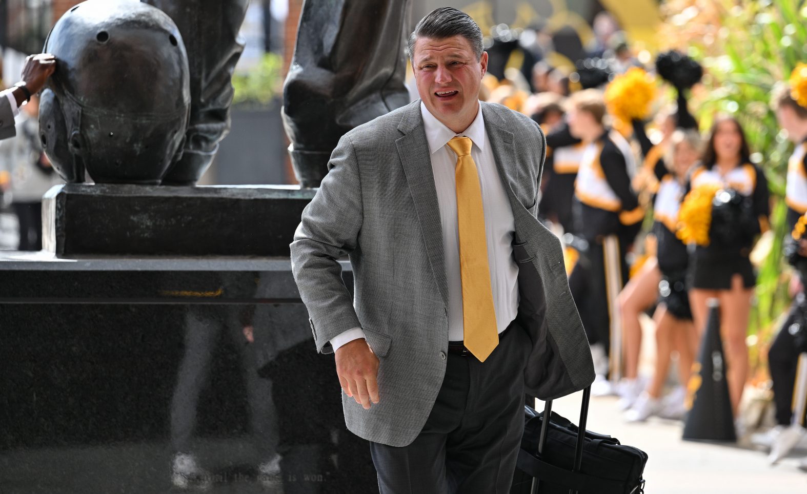Legends & Listeners: Moving on from Brian Ferentz