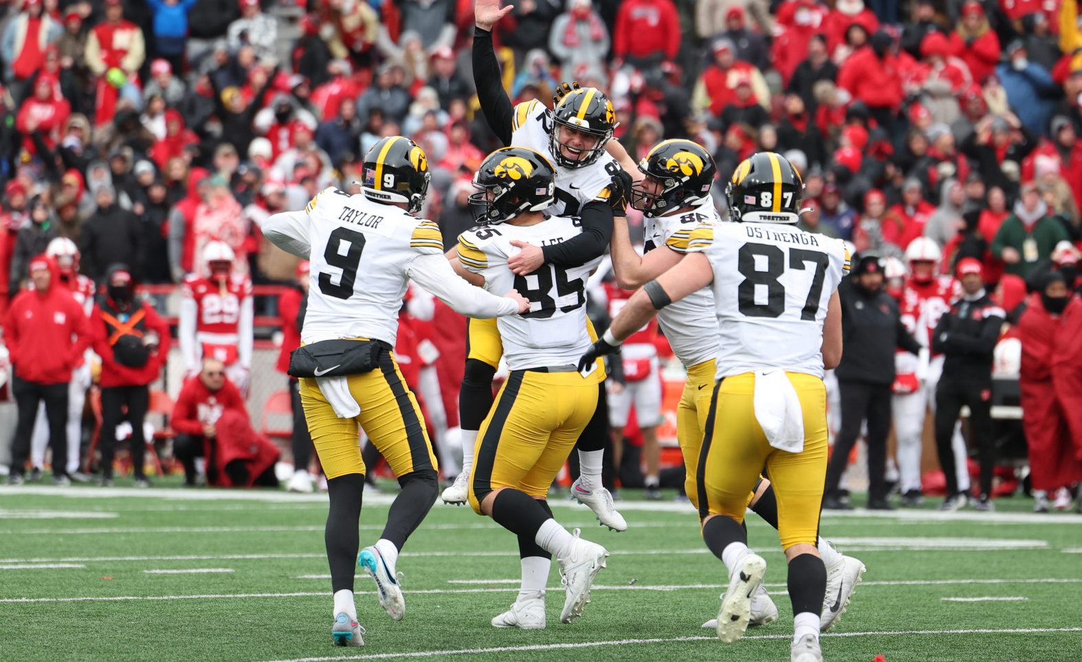 Hawkeye Sunday with Jon Miller: Iowa escapes Lincoln, notches 10th win